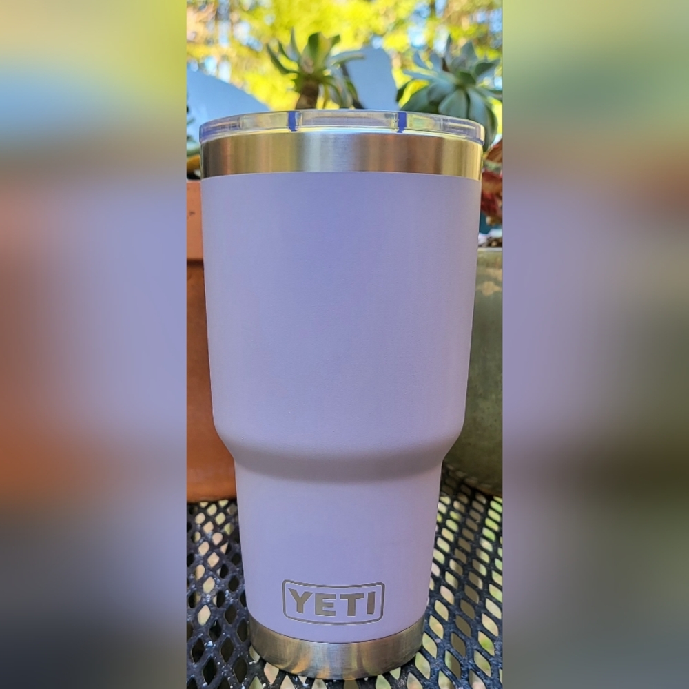 YETI 30 oz Rambler Tumbler vith MagSlider Lid
